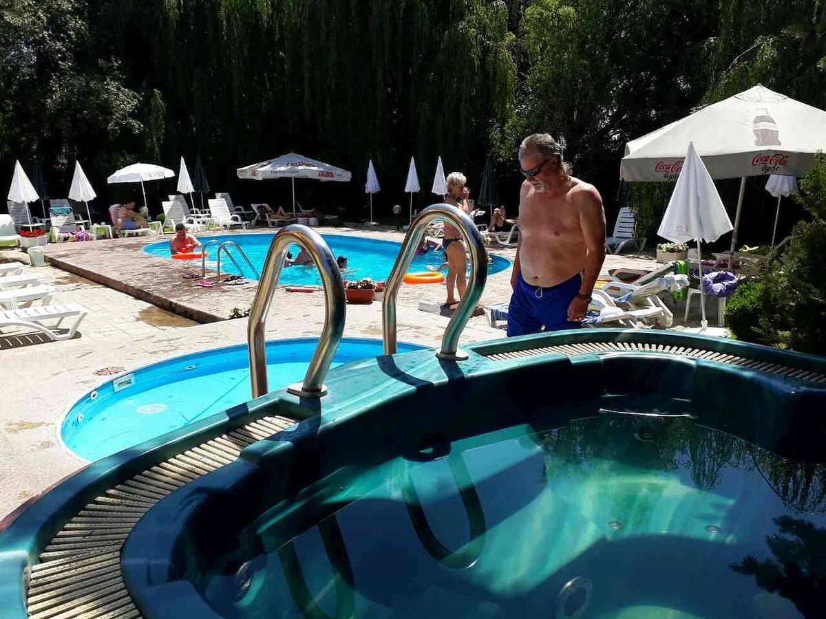 Family Hotel IV Velingrad Exterior photo
